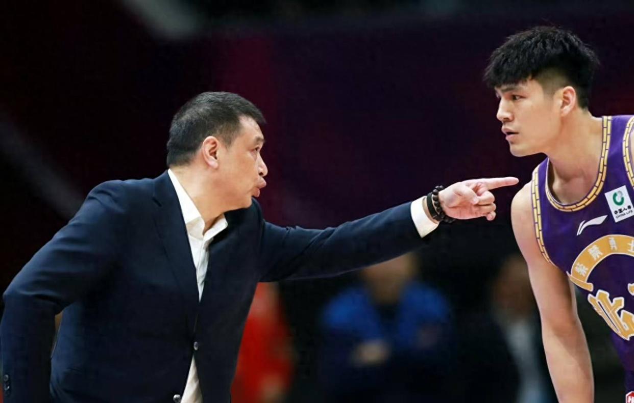 包含在吉林队赛场上演CBA季后赛，进球，引发教练席炸锅的词条