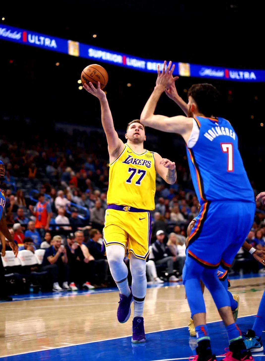 关于快船队不敌勇士,西部半决赛战况胶着的信息 关于快船队不敌勇士,西部半决赛战况胶着的信息