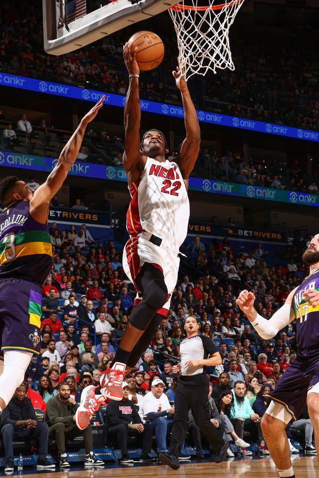 魔术师指导下,篮网队实现五连胜壮举 魔术师指导下,篮网队实现五连胜壮举