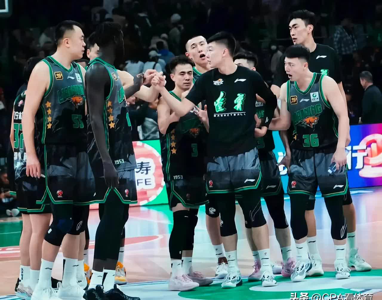吉林男篮主场作战，屡次发挥火力，轻松战胜对手