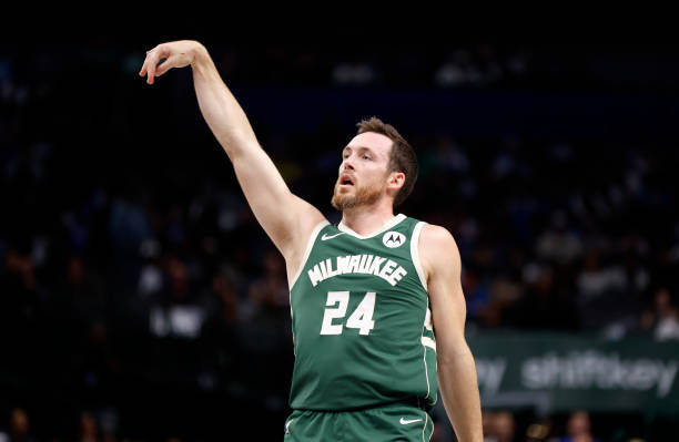 雄鹿队老将宣布正式退役,结束职业生涯 雄鹿队老将宣布正式退役,结束职业生涯