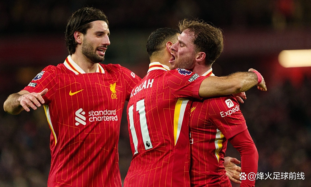 南安普顿主场击败利物浦,引发球迷疯狂欢呼 南安普顿主场击败利物浦,引发球迷疯狂欢呼