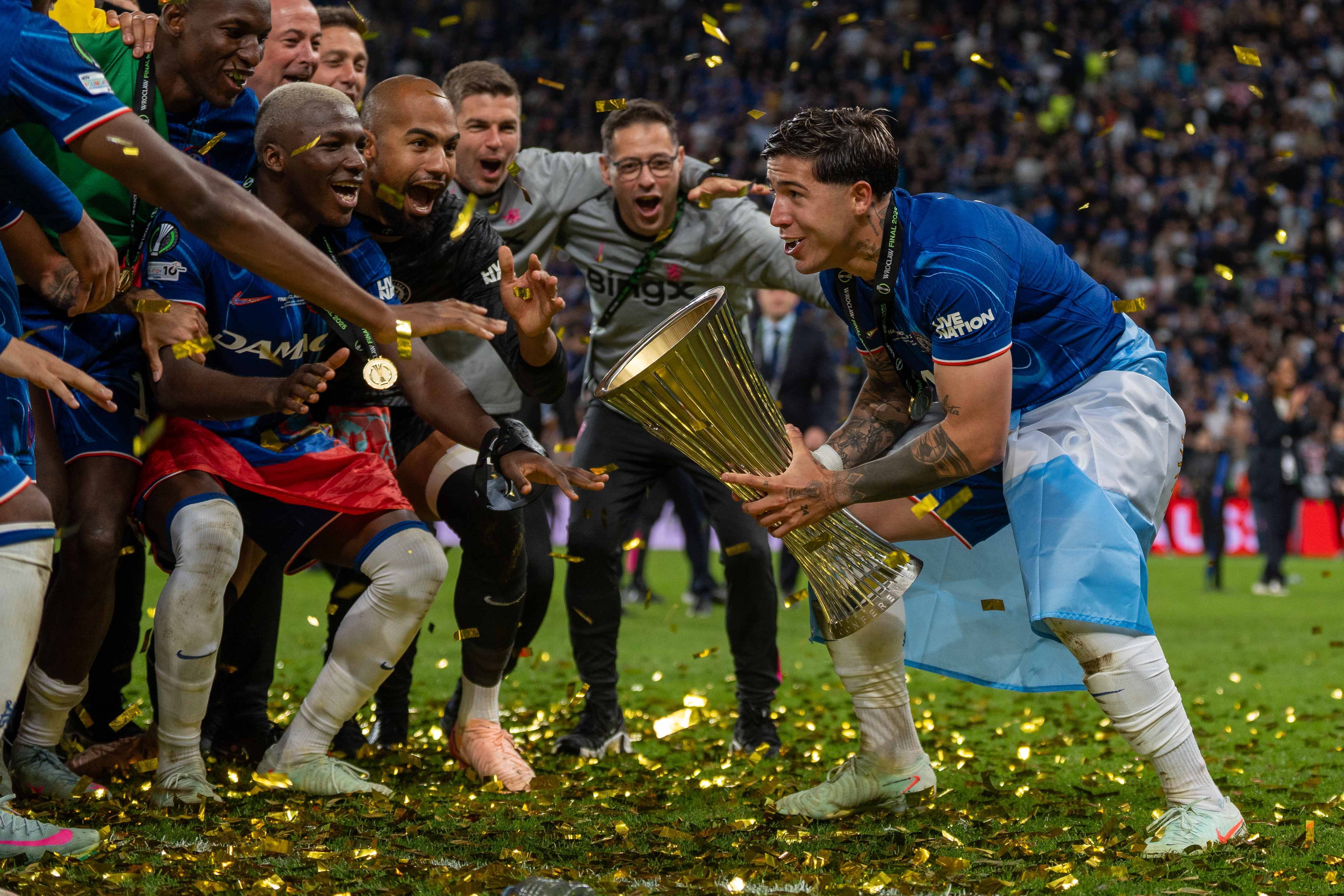 爱游戏新闻-贝西克塔斯主场大胜，顺利晋级下一轮