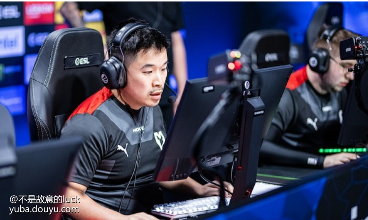 关于激战半场，率先打破僵局取得领先优势的信息