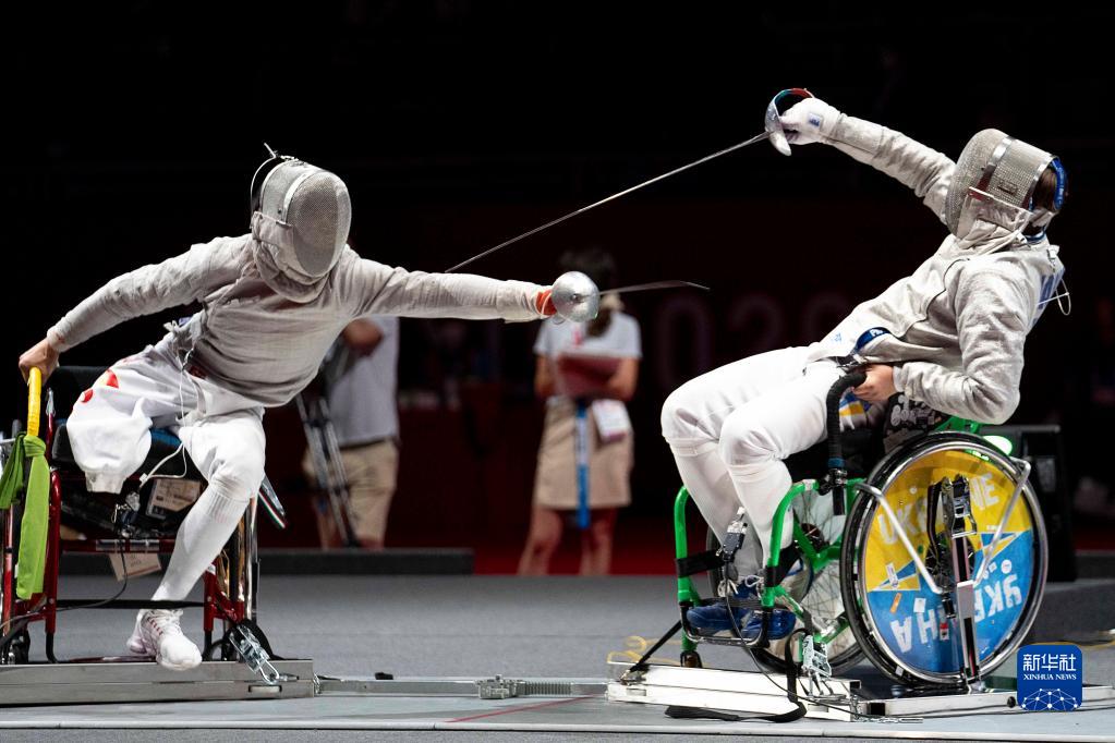 利比亚击剑选手喜获金牌，稳准狠