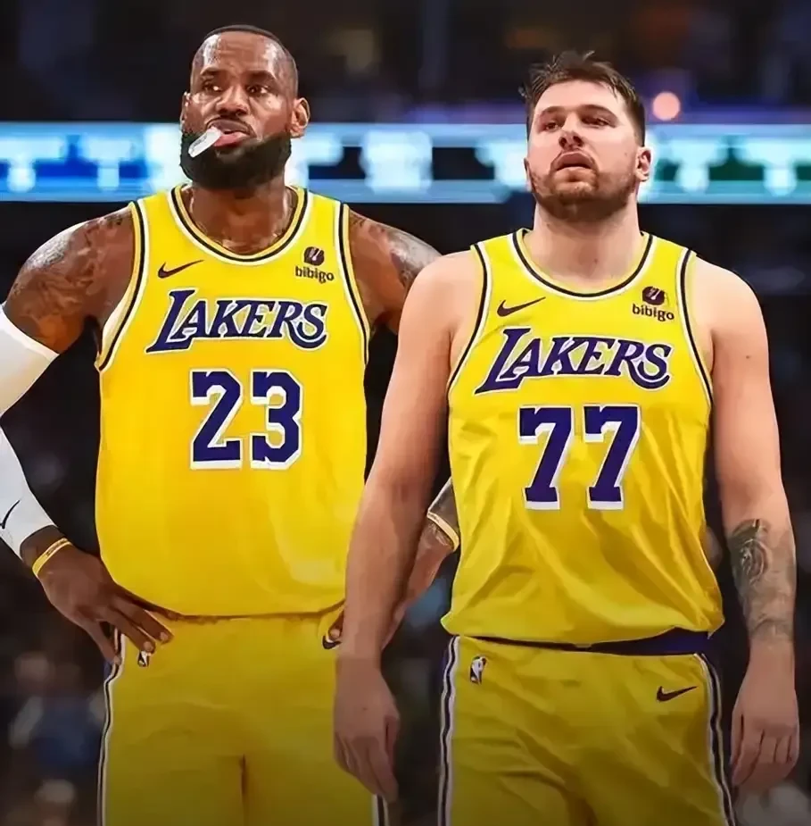 湖人大胜快船，戴维斯和詹姆斯携手狂轰80分