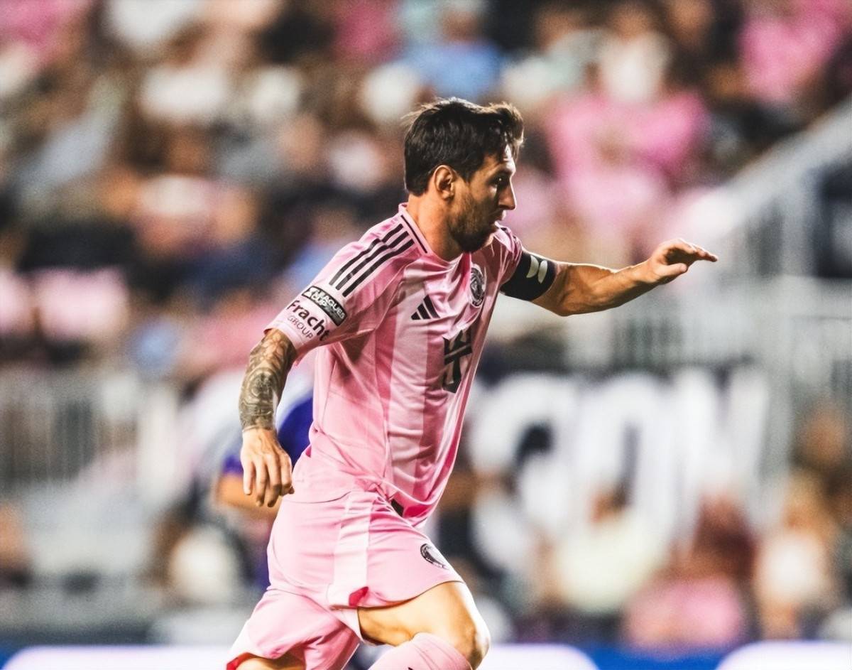 巴萨主场大胜，梅西梅开二度创新纪录的简单介绍