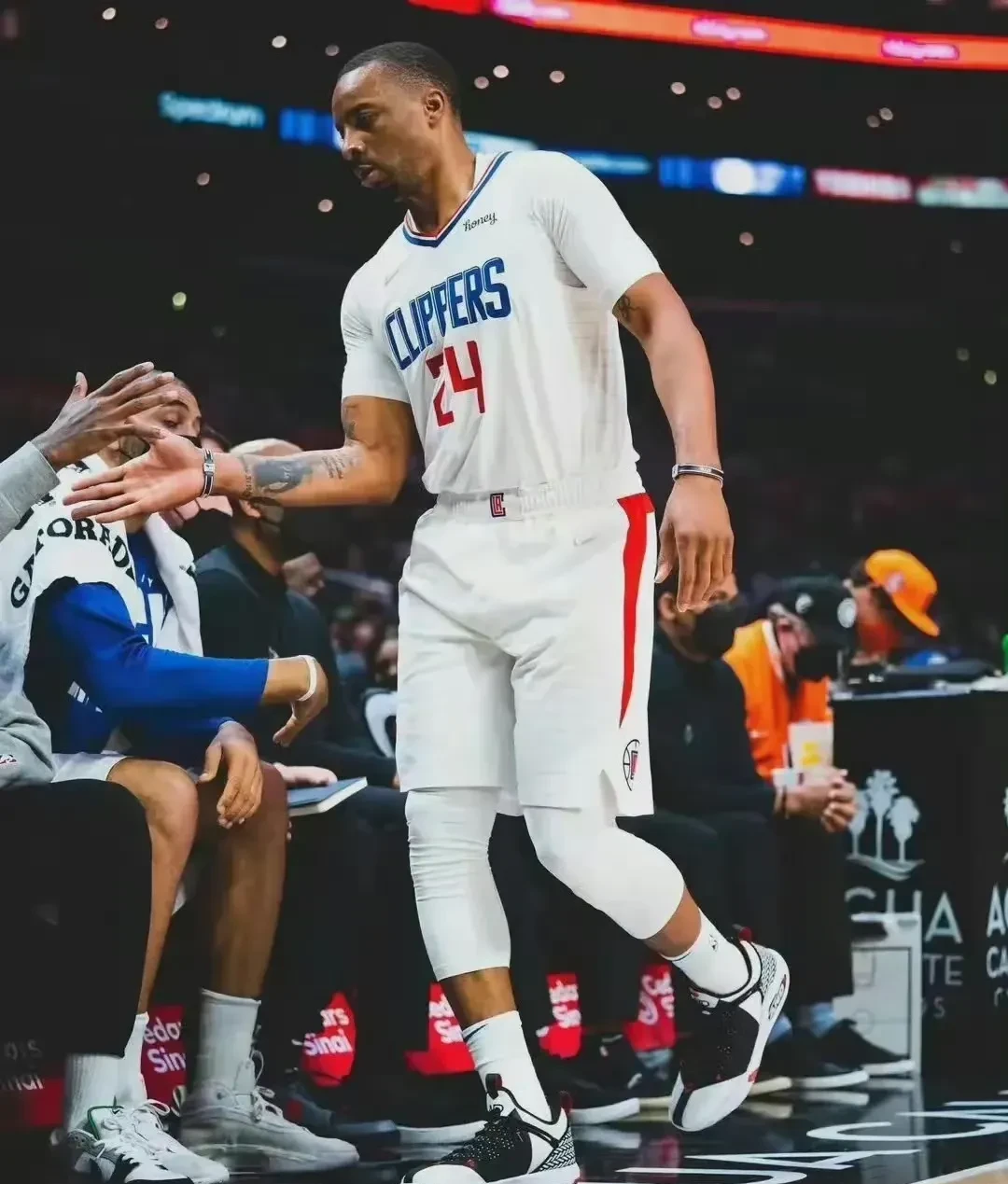 雄鹿经验丰富的老将助球队胜出